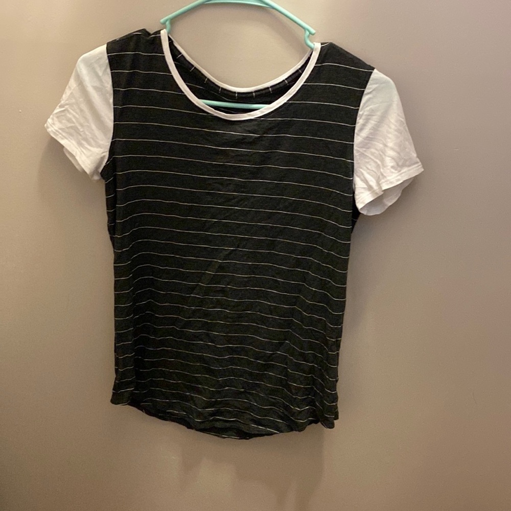 Lululemon T-shirt